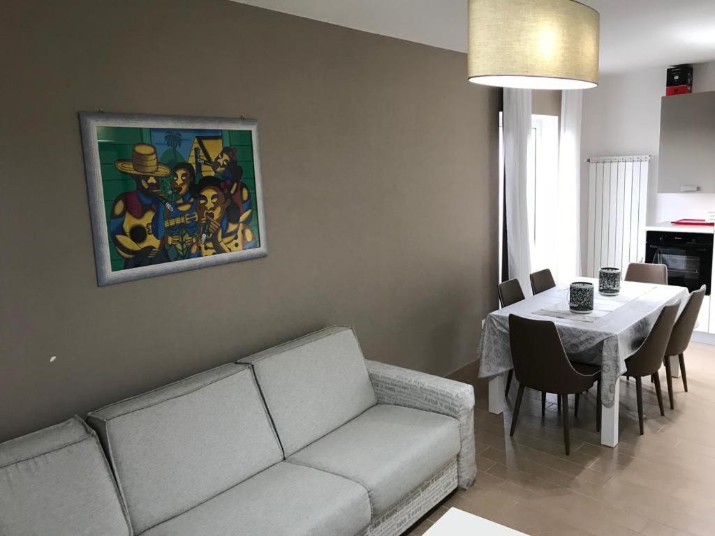 5 Miles Apt Apartment Rocca Cinquemiglia Exterior foto