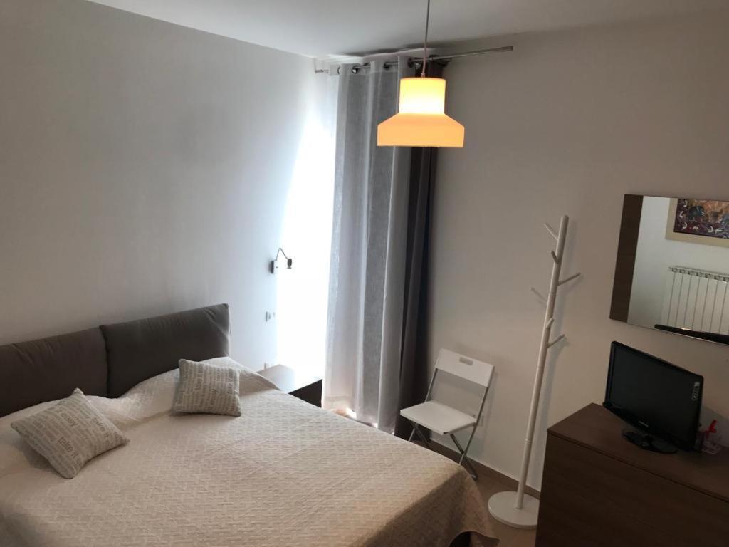 5 Miles Apt Apartment Rocca Cinquemiglia Exterior foto